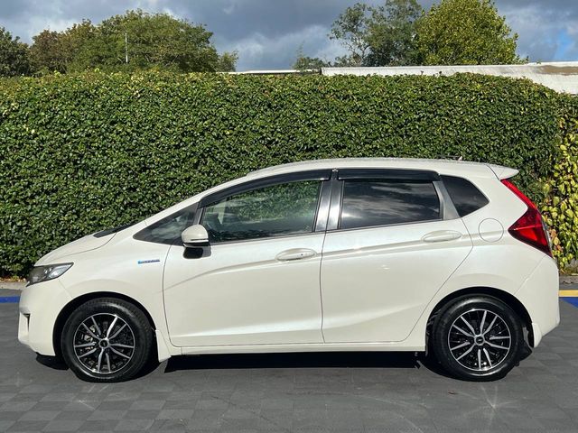 Image for 2016 Honda Fit L-PACKAGE 1.5 HYBRID AUTO // SERVICE HISTORY // DIAMOND CUT ALLOYS // REVERSE CAMERA