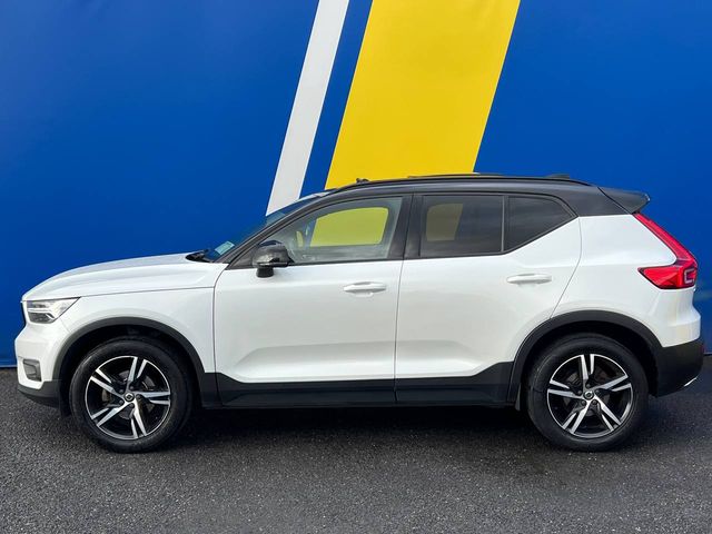 Image for 2019 Volvo XC40 XC40 R-DESIGN 2.0D AUTO // TILT & SLIDE PAN ROOF // LEATHER HEATED SEATS // HARMAN/KARDON SOUND SYSTEM