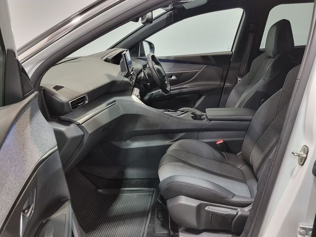 Image for 2024 Peugeot 5008 ** ALURE ** 1.5 HDi ** 130BHP ** AUTOMATIC ** STUNNING SUV ** TRINITY VOLKSWAGEN **