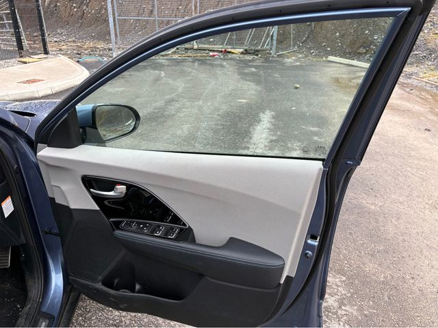 Image for 2021 Kia Niro PHEV MY21 TRAILER 5DR A AUTO