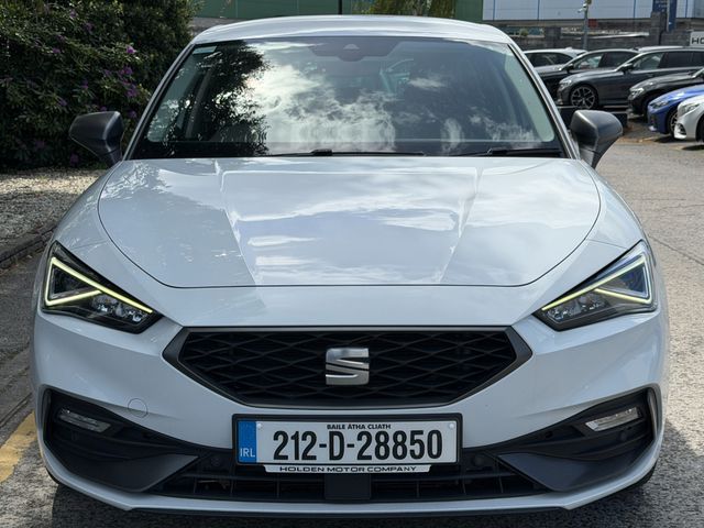 Image for 2021 SEAT Leon FR. Apple CarPlay