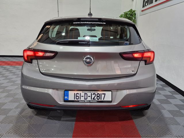 Image for 2016 Opel Astra SC 1.6CDTi 110BHP 6 SPEED MANUAL **ORIGINAL IRISH CAR / APPLE CARPLAY & ANDROID AUTO / 17" ALLOY WHEELS / BLUETOOTH INTEGRATION / CRUISE CONTROL / KMH SPEEDOMETER / FULL SERVICE RECORD**