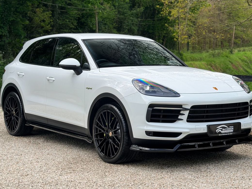 Image for 2022 Porsche Cayenne V6