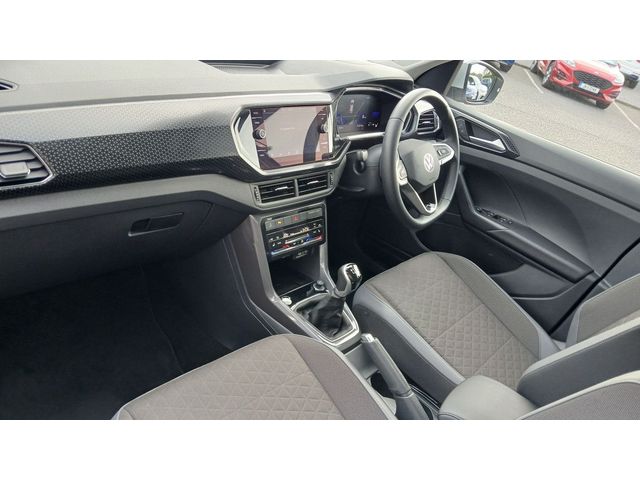 Image for 2024 Volkswagen T-Cross R-Line 1.0 TSI M6F 115HP **APP CONNECT, REAR VIEW CAMERA, HEATED FRONT SEATS**