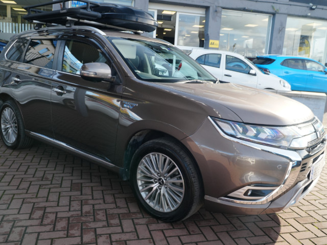 Image for 2018 Mitsubishi Outlander 2.4 PETROL PLUG IN HYBRID 5DR ESTATE ONLY 100000 KMS 