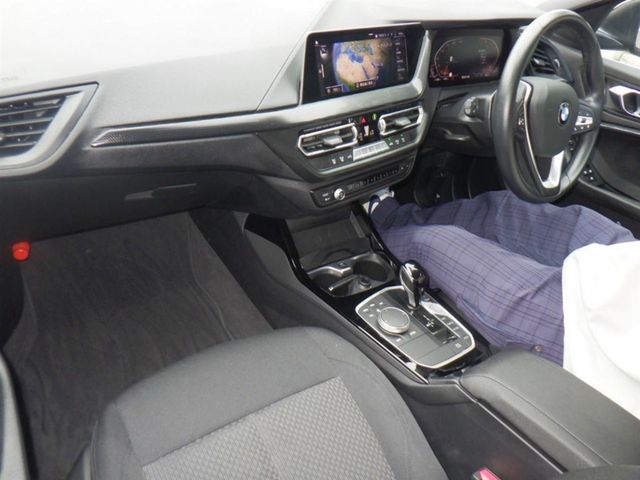 Image for 2022 BMW 1 Series 118I PLAY - FACTORY ALLOY WHEELS - REVERSE CAMERA - DIGITAL DASH