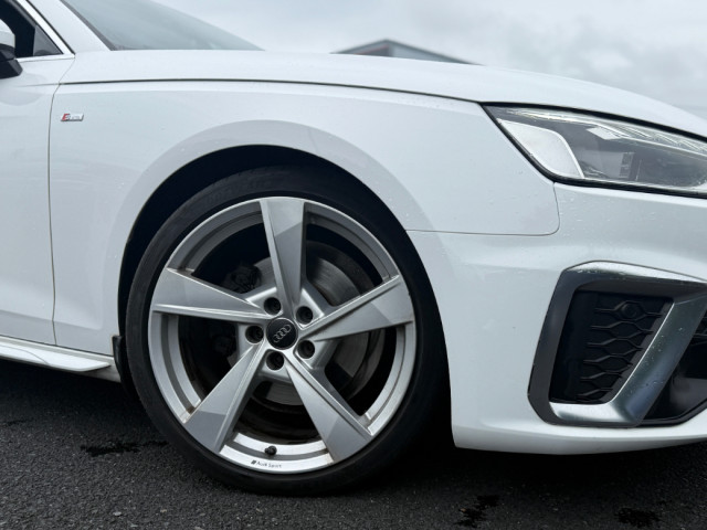 Image for 2020 Audi A4 AVANT TDI S LINE