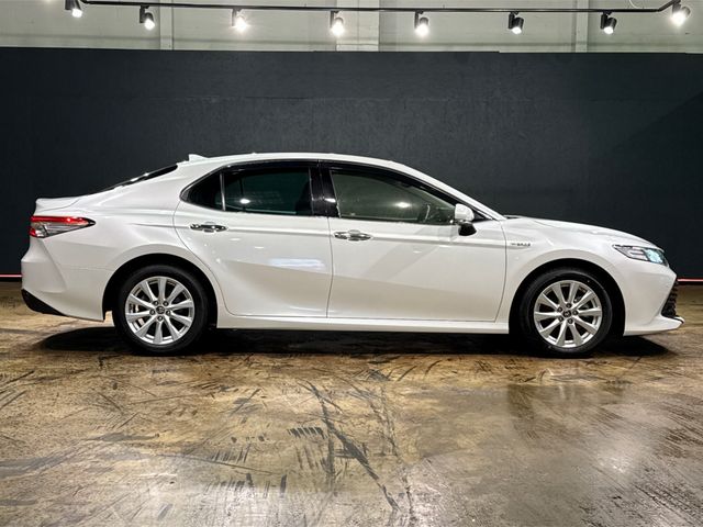 Image for 2020 Toyota Camry LUXURY SALOON - PETROL HYBRID - CRUISE CONTROL - REVERSE CAMERA