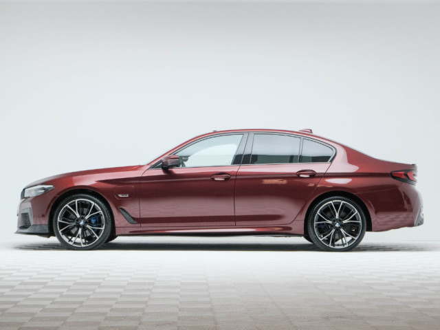Image for 2022 BMW 5 Series 530E M SPORT XDRIVE *SUNROOF*