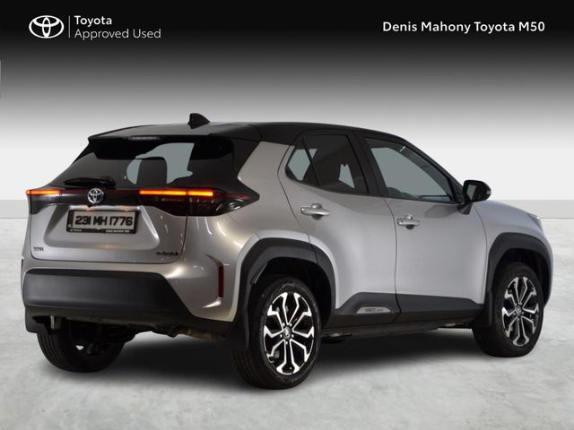 Image for 2023 Toyota Yaris Cross Hybrid Luna Sport Auto