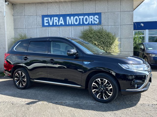 Image for 2018 Mitsubishi Outlander G 4WD PHEV HYBRID AUTOMATIC 2.4 PETROL //HIGH SPEC//LOW MILES//HALF LEATHER HEATED SEATS//HEATED STEERING WHEEL//REVERSE CAMERA//KEYLESS ENTRY//ADAPTIVE CRUISE CONTROL//