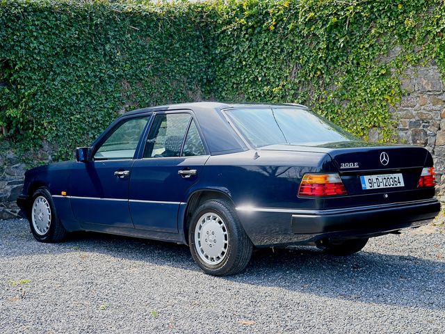 Image for 1991 Mercedes-Benz E 300 3.0 Petrol Automatic