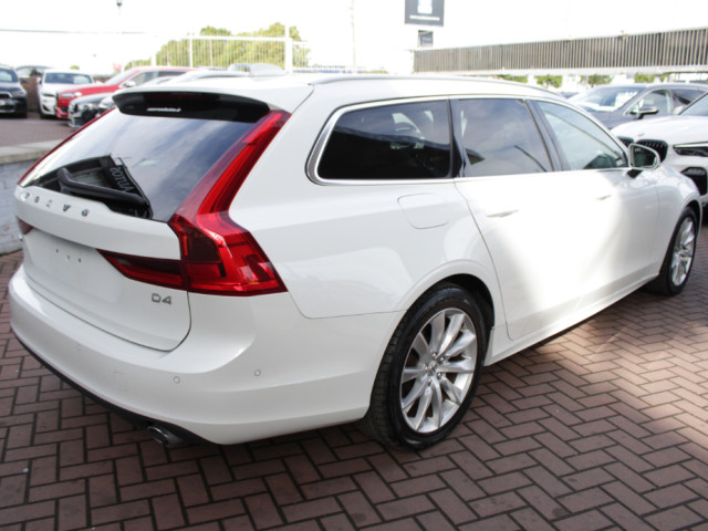 Image for 2019 Volvo V90 2.0D4 MOMENTUM EDITION 5DR ESTATE AUTOMATIC // 1 OWNER CAR WITH ONLY 123, 000 KMS IN AS NEW CONDITION // BUY WITH CONFIDENCE AA AND SIMI APPROVED DEALER 2026 // FINANCE ARRANGED // TRADE INS WELCOME 