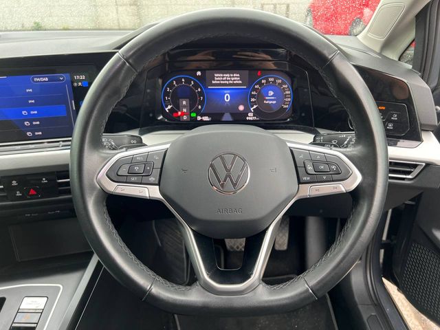 Image for 2023 Volkswagen Golf R-LINE PACK 1.0 TSI HYBRID // NEW 19" R-LINE ALLOYS // DIGITAL CLUSTER // ADAPTIVE CRUISE CONTROL
