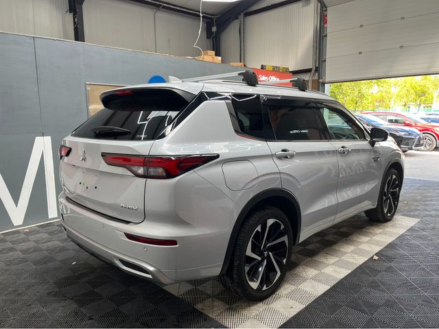 Image for 2024 Mitsubishi Outlander €45950 2024 MITSUBISHI OUTLANDER P 4W PHEV 2.4 AUTOMATIC / CRUISE CONTROL / 360° CAMERA / ELECTRIC MEMORY & HEATED SEATS / PADDLE SHIFTERS / 7 SEATS OPTION / HEATED STEERING WHEEL AND MORE