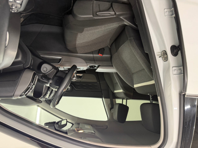 Image for 2020 Citroen C5 Aircross **FEEL MODEL**18"DIAMIND CUT ALLOYS**LEATHER MULTIFUNCTION STEERING WHEEL**WIRELESS PHONE CHARGING**BLIND SPOT WARNING**LANE DEPARTURE ASSIST**TOUCHSCREEN CONTROL PANEL**F AND R PARKING SENSORS**