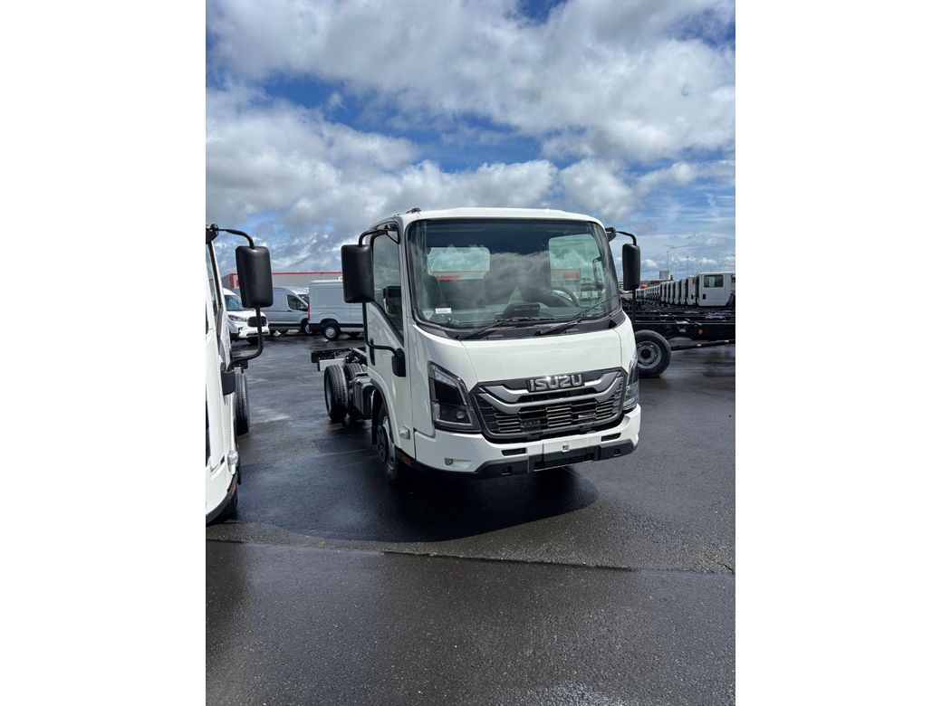 Image for 2026 Isuzu N-Series 3.5 Tonne Chassis Cab Twin Wheel