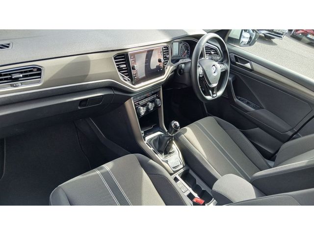 Image for 2021 Volkswagen T-Roc Design 1.6 TDI 115 BHP **REAR VIEW CAMERA, CRUISE CONTROL, BLUETOOTH**