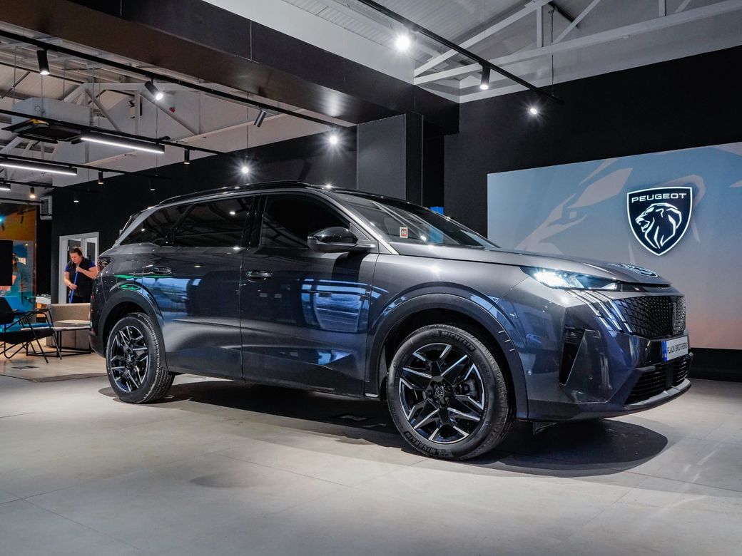 Image for 2025 Peugeot 5008 STD Allure Mhev 136 E-dsc6 4DR
