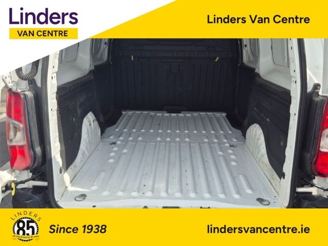 Image for 2020 Opel Combo LWB 3 SEATS