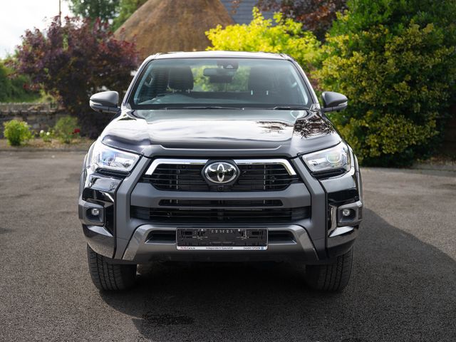 Image for 2025 Toyota Hilux INVINCIBLE X 2.8 Diesel Auto (Black) 