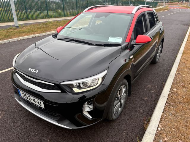 Image for 2026 Kia Stonic 261 two tone, sports edition, **finance from 3.9%** metallic paint, **7 year warranty** **3 year AA** Reversing Camera, Touch Screen Infotainment System, Sat Nav, Cruise Control