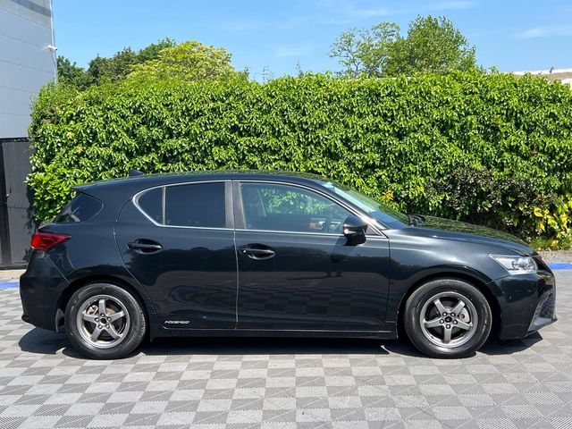 Image for 2019 Lexus CT 200h 1.8 HYBRID AUTO // SUEDE HEATED SEATS // REVERSE CAMERA // DUAL ZONE CLIMATE CONTROL