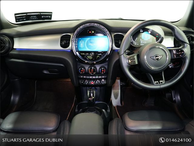 Image for 2023 Mini Cooper COOPER 2DR 1.5 PETROL AUTO*BRITISH RACING GREEN, FULL LEATHER, HEATED SEATS, KEYLESS ENTRY & START, REAR CAMERA, PDC, APPLE CARPLAY / ANDROID AUTO, BLACK ROOF & MIRROR CAPS*