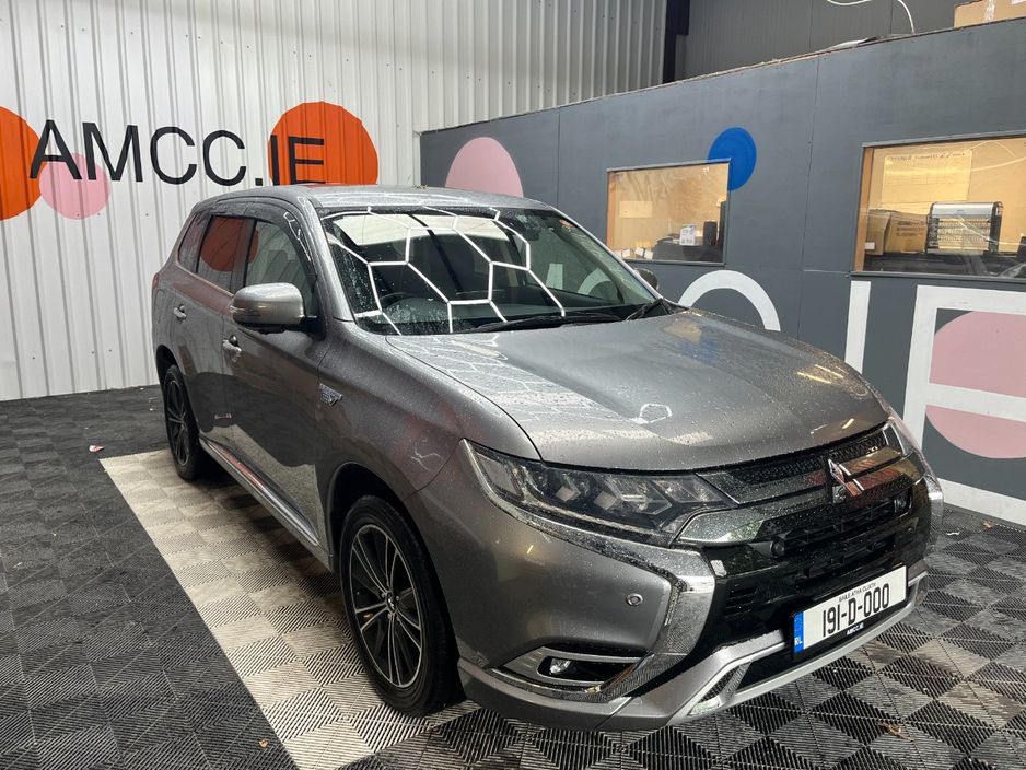 Image for 2019 Mitsubishi Outlander 2019 MITSUBISHI OUTLANDER PHEV G 2.4 AUTOMATIC / CRUISE CONTROL / REVERSE CAMERA / ELECTRIC MEMORY & HEATED SEATS / PADDLE SHIFTERS AND MORE