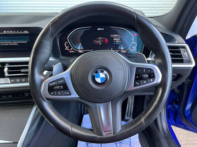 Image for 2020 BMW 3 Series 330e M-SPORT 2.0 HYBRID AUTO // LEATHER M-SPORT INTERIOR // APPLE CARPLAY/ANDROID AUTO // 19" M-SPORT DIAMOND CUT ALLOYS