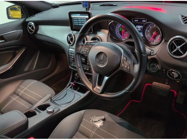 Image for 2015 Mercedes-Benz GLA Class 1.6 GLA180 Petrol Auto Half Leather Seats