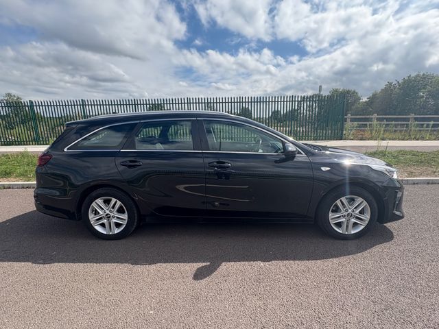Image for 2019 Kia Ceed 1 6CRDI 2 ISG 5DR, Touch Screen Infotainment System, Bluetooth, Sat Nav, Alloy Wheels, Multi-Function Steering Wheel