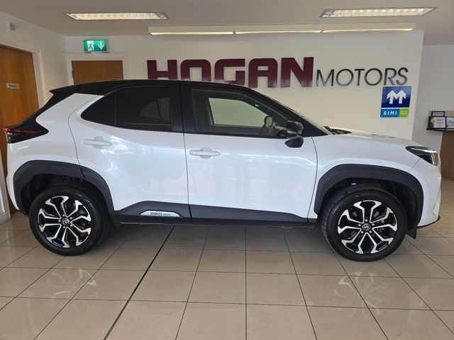 Image for 2024 Toyota Yaris Cross Luna Sport Hybrid Automatic * Best Spec * 