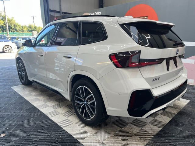 Image for 2024 BMW iX1 2024 BMW IX1 4WD XDRIVE 30 M-SPORT 11K KM AUTOMATIC/ CRUISE CONTROL / PARKINNG CAMERA / ELECTRIC MEMORY & HEATED SEATS / AMBIENT LIGHTS / PADDLE SHIFTERS AND MORE