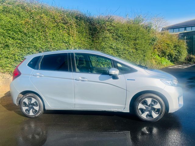 Image for 2017 Honda Fit PUSH BUTTON START // MULTI-FUNC WHEEL // REVERSE CAM