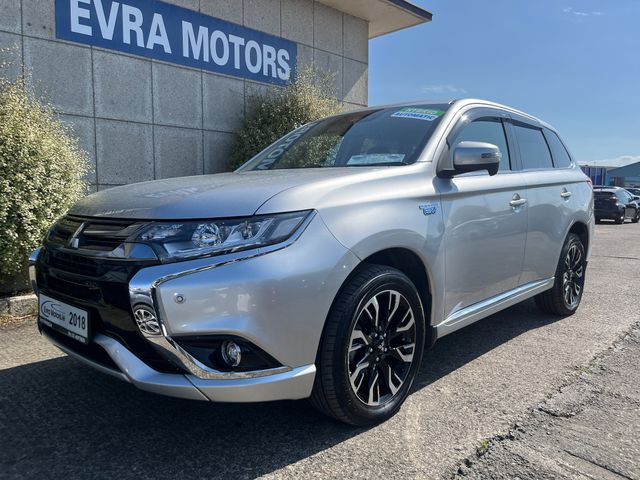 Image for 2018 Mitsubishi Outlander PHEV G LIMITED 4WD AUTOMATIC HYBRID 2.0 PETROL //HIGH SPEC//LOW MILES//HALF LEATHER HEATED SEATS//HEATED STEERING WHEEL//ADAPTIVE CRUISE CONTROL//KEYLESS ENTRY//