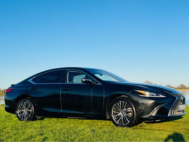 Image for 2022 Lexus ES 300h 300H CVT