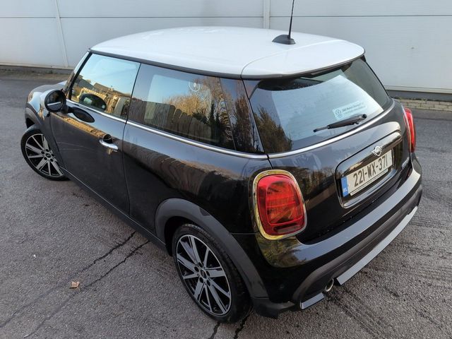 Image for 2022 Mini Cooper Cooper Classic 2 6sp 3dr