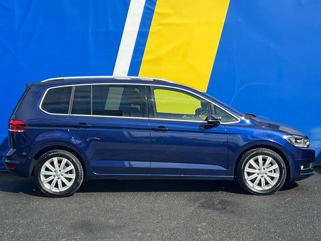 Image for 2019 Volkswagen Touran HIGHLINE 1.4 TSI 7-SEATER AUTO // FULL SERVICE HISTORY // 360 SURROUND PARKING SENSORS // APPLE CARPLAY/ANDROID AUTO // 4 HEATED SEATS