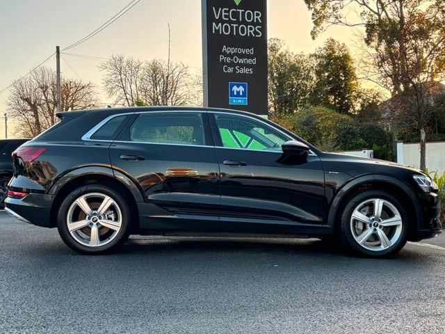 Image for 2022 Audi e-tron TECHNIK 50 QUATTRO