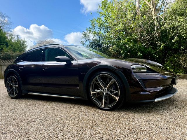 Image for 2022 Porsche Taycan 4 CROSS TURISMO *Performance Battery Plus…4 Wheel Drive*