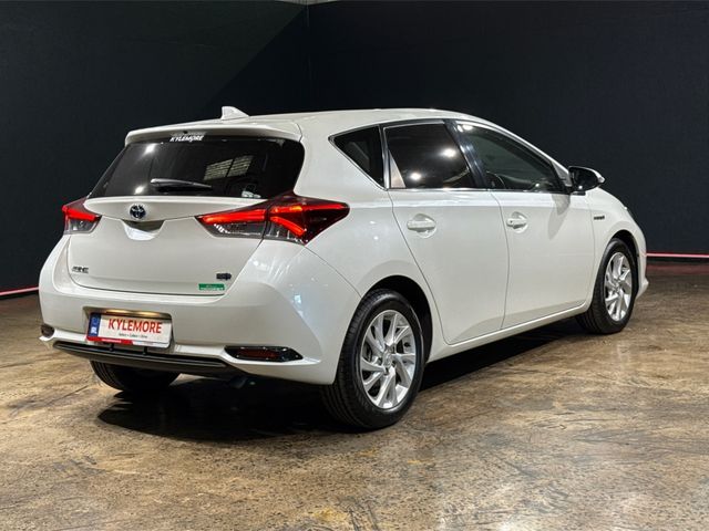 Image for 2017 Toyota Auris HYBRID 1.8 AUTOMATIC - HALF BLACK LEATHER - FACTORY ALLOYS - REAR CAMERA - TOYOTA SAFETY SENSE