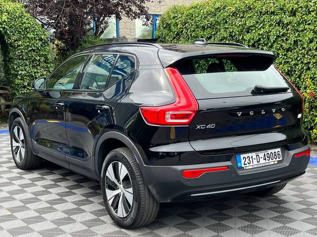 Image for 2023 Volvo XC40 T4 PLUS RECHARGE 1.5 HYBRID // HEATED SEATS // APPLE CARPLAY/ANDROID AUTO// DIAMOND CUT ALLOYS