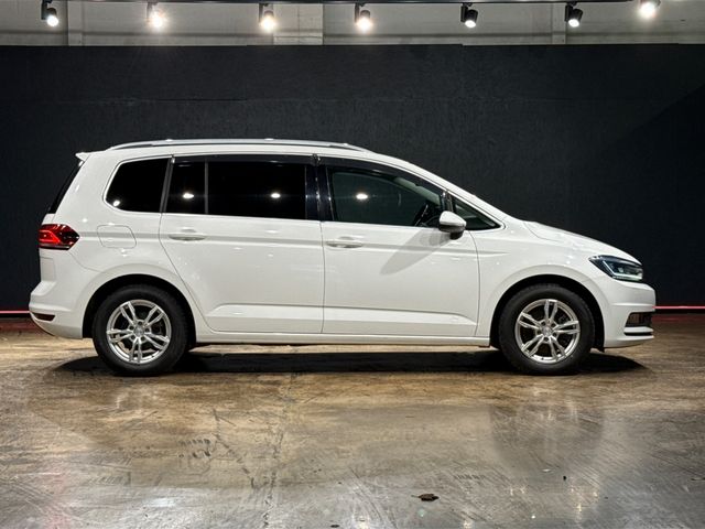 Image for 2017 Volkswagen Touran 1.4 AUTOMATIC TSI - 7-SEATER - UPGRADED ALLOY WHEELS - CRUISE CONTROL - REVERSE CAMERA - HEATED SEATS FRONT AND REAR - ELECTRIC WINDOWS 