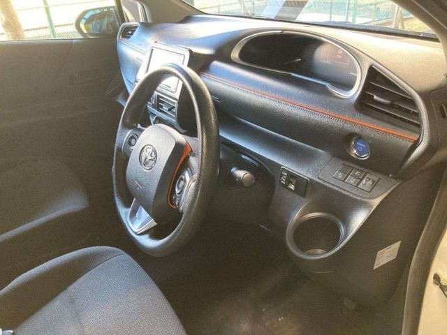 Image for 2021 Toyota Sienta 1.5 HYBRID 7 SEATER - PUSH BUTTON START/STOP - CRUISE CONTROL - REAR CAMERA