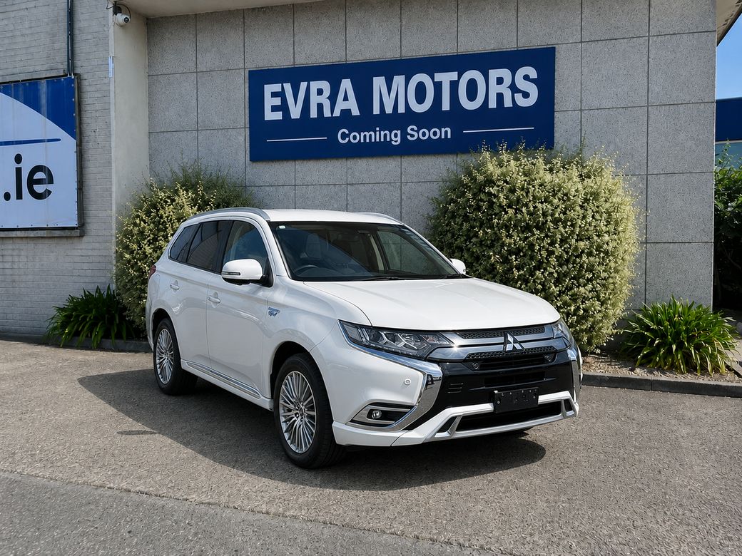 Image for 2021 Mitsubishi Outlander G 4WD PHEV AUTOMATIC 2.4 PETROL //HIGH SPEC//REVERSE CAMERA//HALF LEATHER HEATED SEATS//HEATED STEERING WHEEL//ADAPTIVE CRUISE CONTROL//KEYLESS ENTRY//