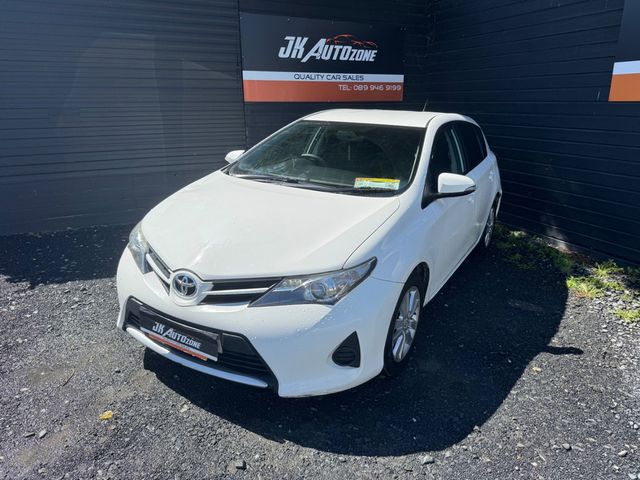 Image for 2015 Toyota Auris 1.4 D-4D TERRA VAN 5DR