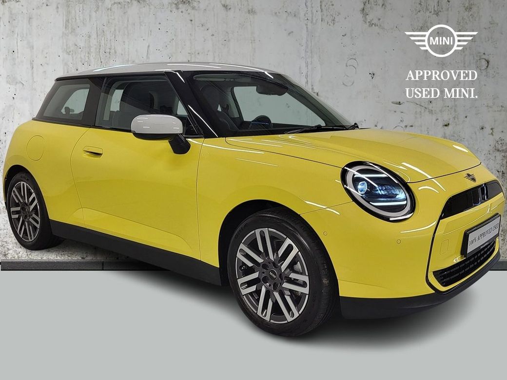 Image for 2024 Mini Cooper Cooper E Classic