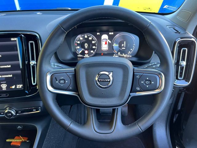 Image for 2022 Volvo XC40 T5 INSCRIPTION PRO 1.5 HYBRID // DIGITAL CLUSTER // FULL SERVICE HISTORY // DUAL ZONE CLIMATE CONTROL