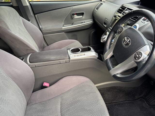 Image for 2014 Toyota Prius 1 Owner 7 Seater